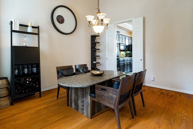 Foto del edificio - 7712 Brookview Ct