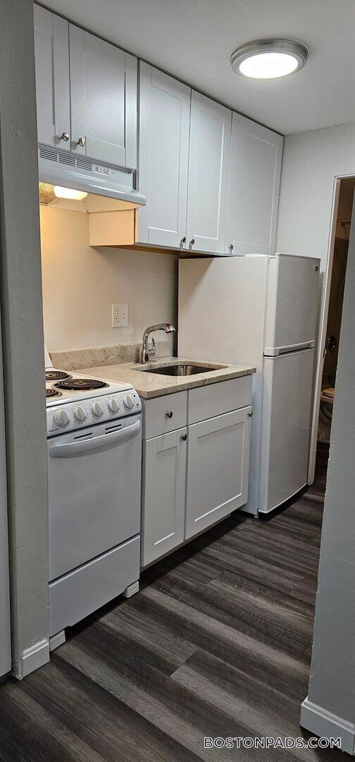 Building Photo - 75 Groton School Rd