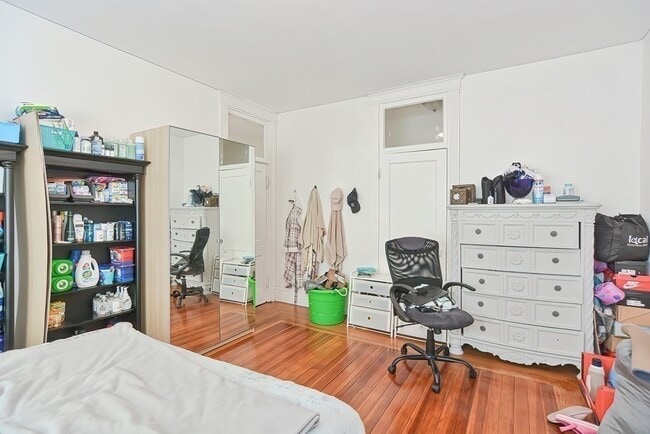 Building Photo - 17 Michigan Ave