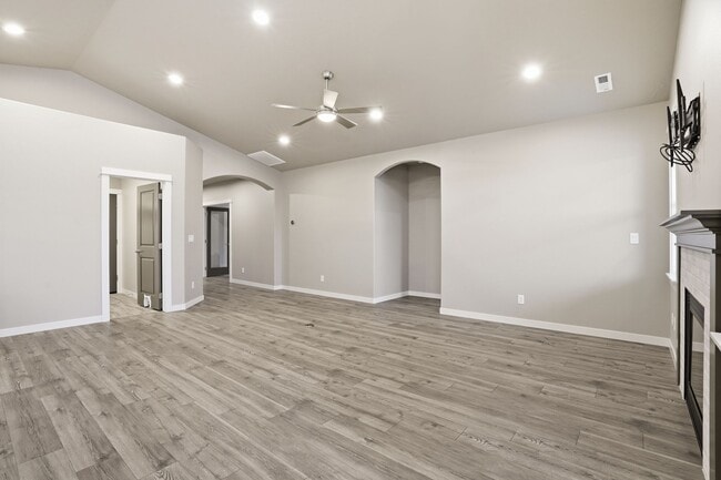 Foto del edificio - 4268 May Ella Lp