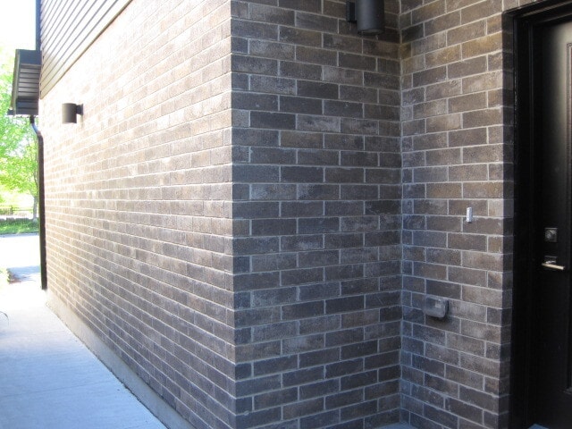 Building Photo - 210 Edinburgh Rd N
