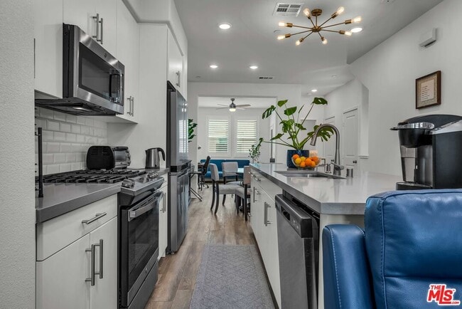 Foto del edificio - 22248 Poppy Ct