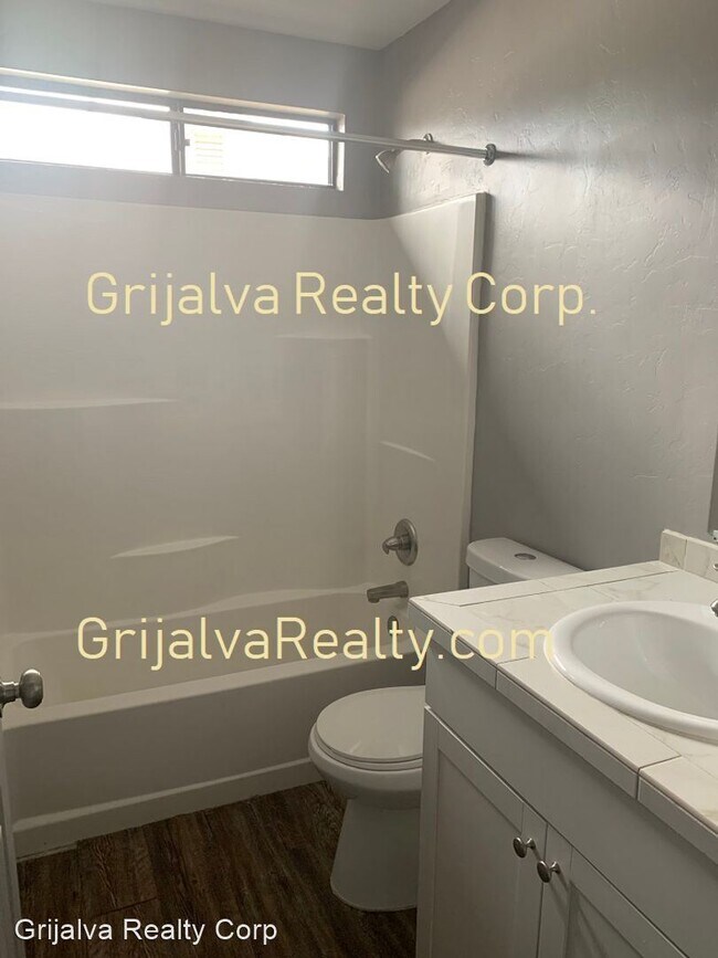 Building Photo - 5 br, 3 bath House - 656 W Hatfield St