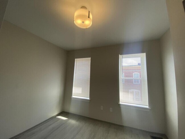 Building Photo - 3436 Leverton Ave