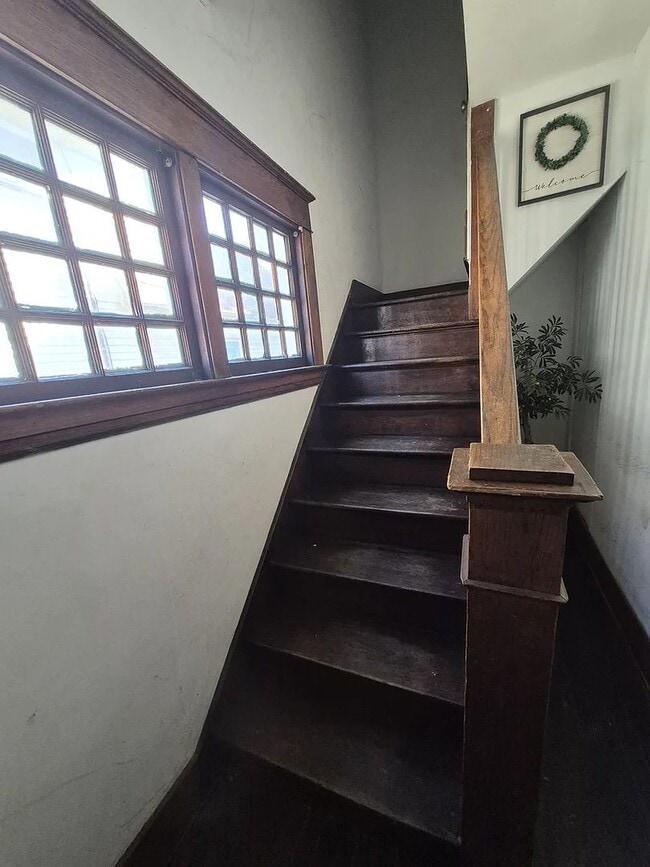 Building Photo - 722 Butterworth St SW