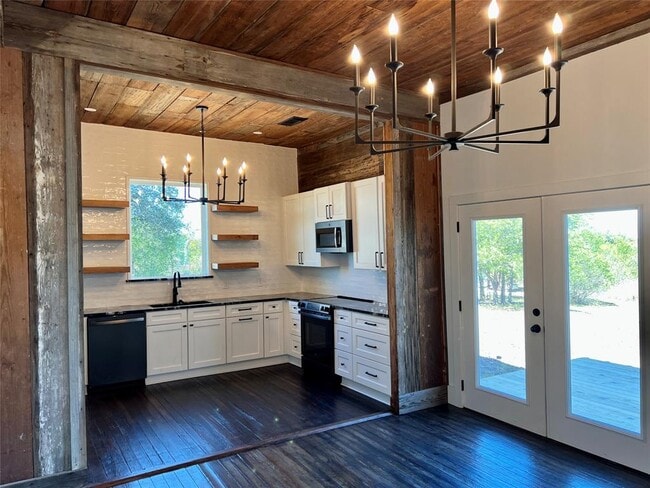 Foto del edificio - 305 Hall St