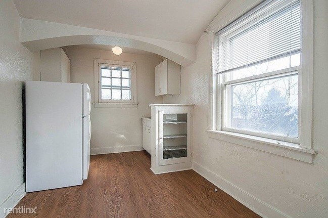Building Photo - 1 br, 1 bath Apartment - 5646 Hobart Street 3