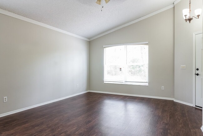 Foto del edificio - 1932 Wiregrass Ct