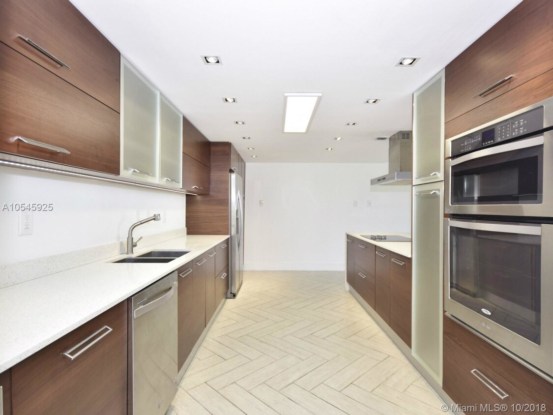 Primary Photo - CRICKET CLUB CONDO UNIT