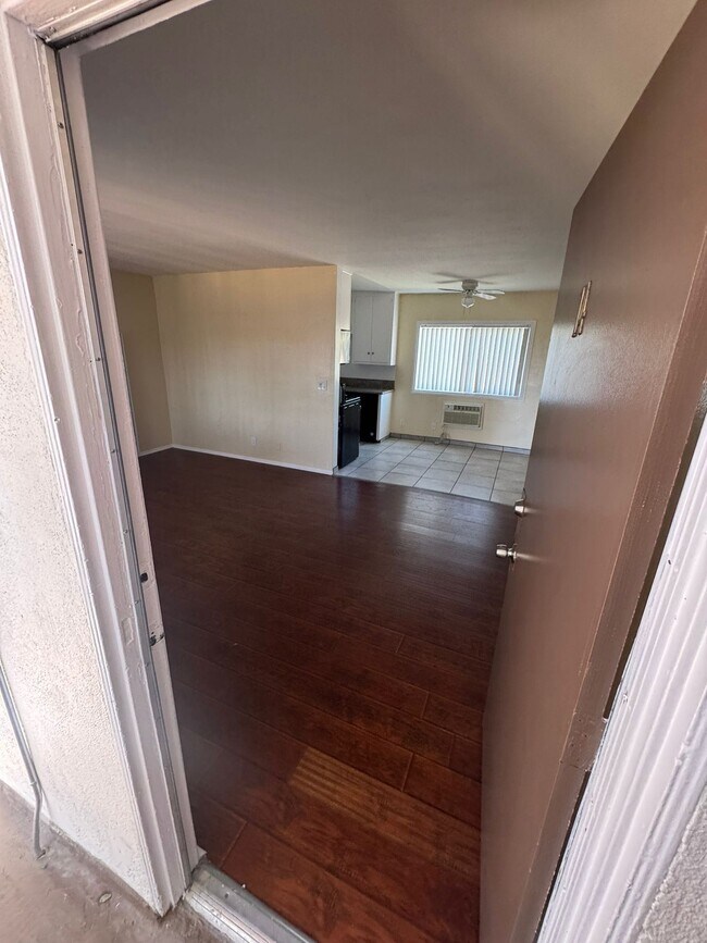 Building Photo - 6633 Woodley Ave