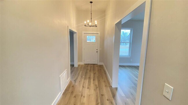 Foto del edificio - Remodeled 5 bedroom home in Mcloud!