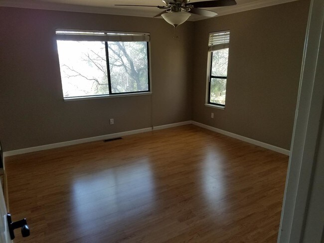 Foto del edificio - 13171 Luther Rd