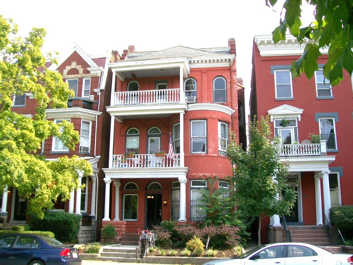 Primary Photo - 1626 Monument Ave