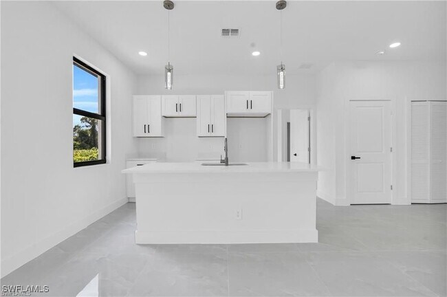Building Photo - 3315 67th St W