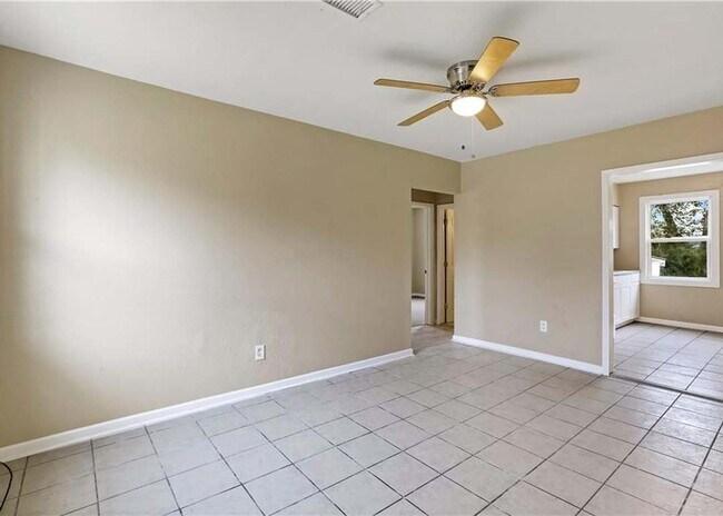 Foto del edificio - 822 Sumner St