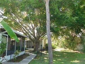 Building Photo - 456 7th Pl