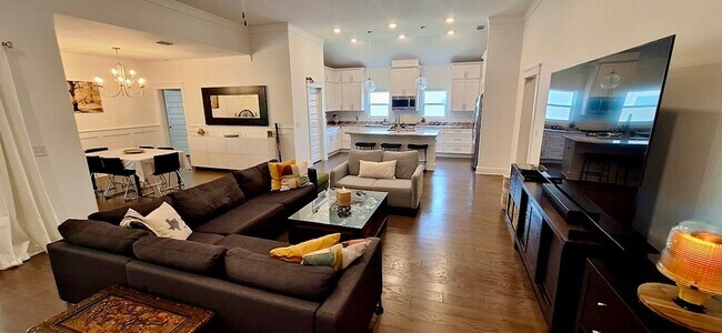 Foto del edificio - 130 Gulf Coast Cir