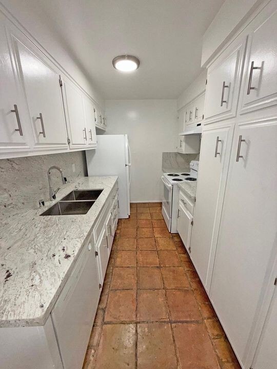 Building Photo - 12235 Pacific Ave