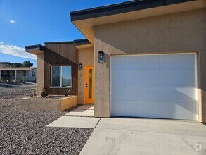 Building Photo - 181 Hacienda Loop