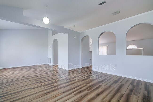 Foto del edificio - 3059 Magellan Ave