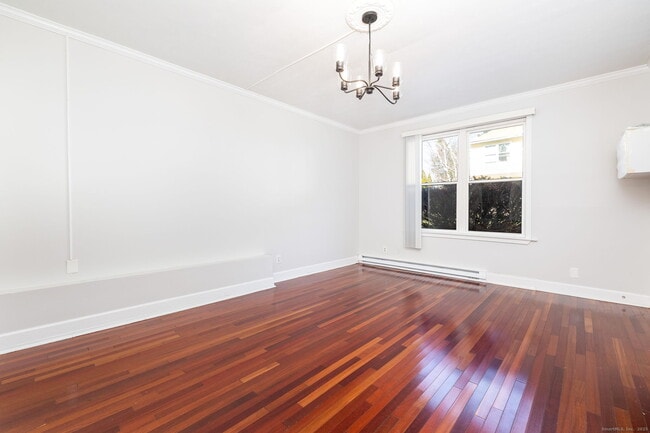 Foto del edificio - 949 Pleasant Valley Rd