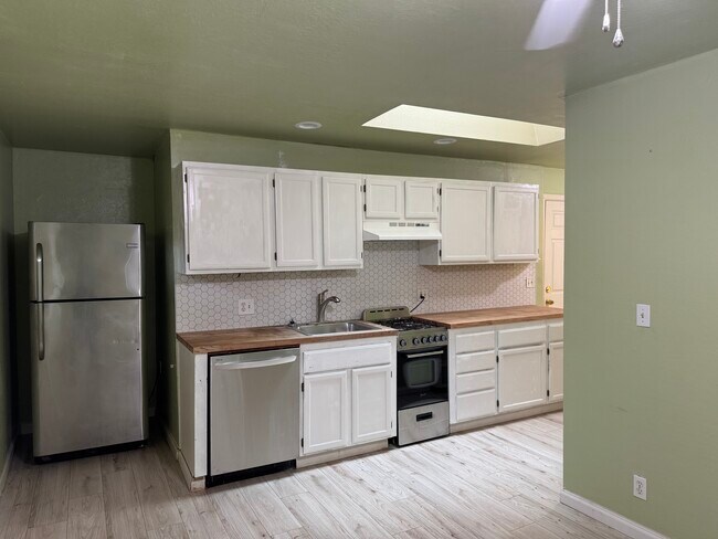 Foto del edificio - 852 Kellogg Ave