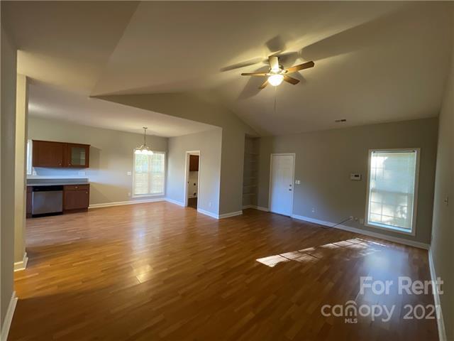 Foto del edificio - 4319 Faraday St