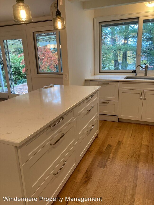 Foto del edificio - 3 br, 2 bath House - 589 Grow Avenue NW