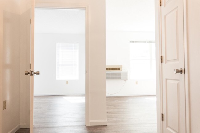 Building Photo - 3057 O Bryon St