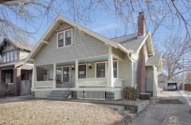 Building Photo - 810 S 33rd St