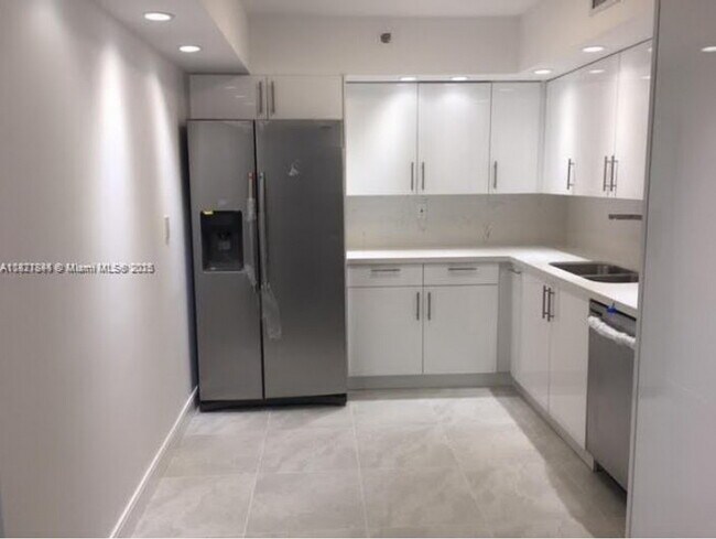 Foto del edificio - 3600 Mystic Pointe Dr