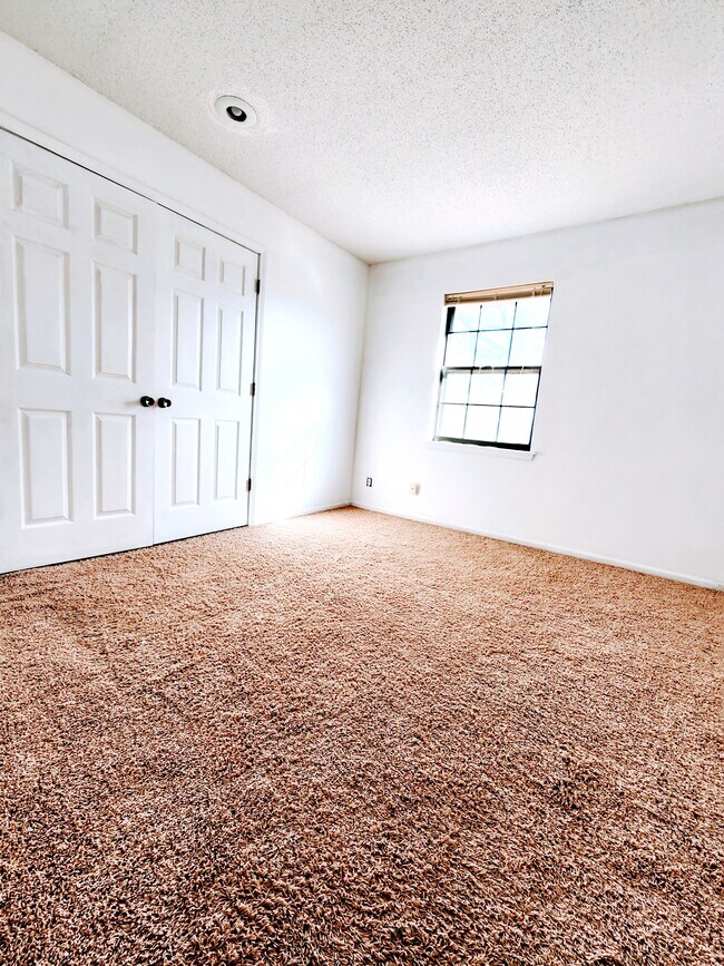 Segunda habitación - 9721 W 83rd Ter