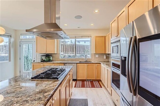 Foto del edificio - Stunning 4-bedroom, 3-bathroom house locat...