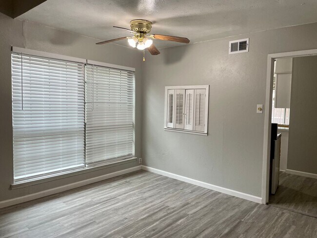 Foto del edificio - Townhome For Rent in Dallas - 3 Bedrooms/2...