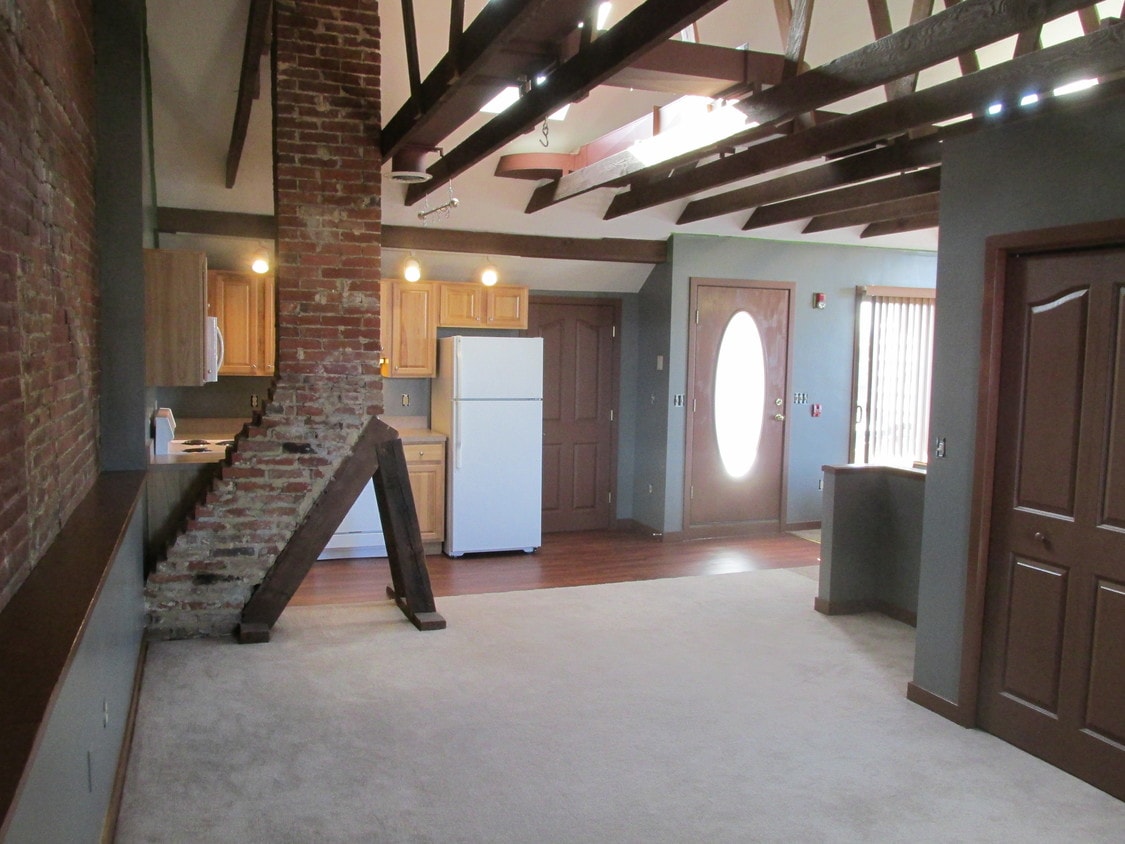 Open Floor Plan - 102 Carlisle St