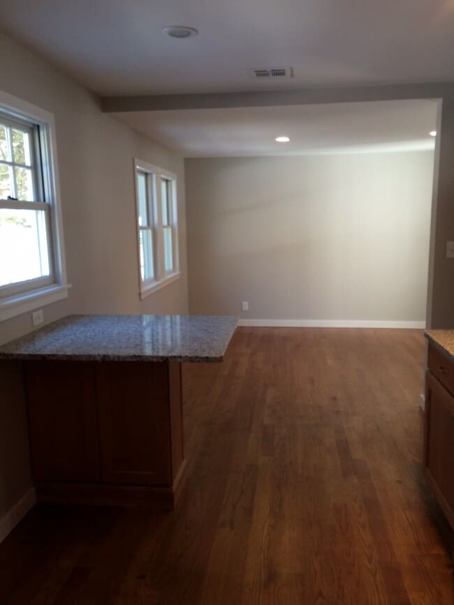 Dining area - 9 Hemlock Rd