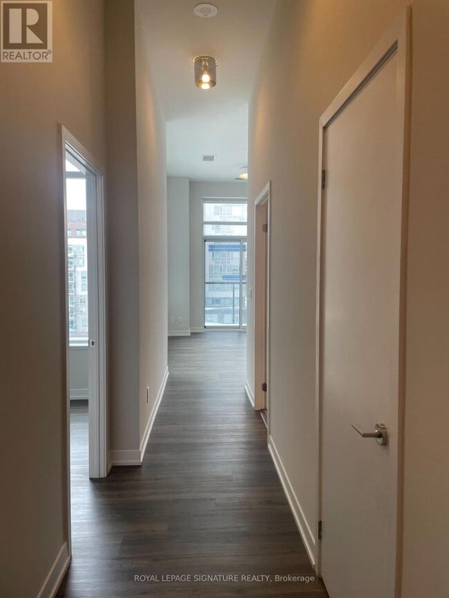 Photo du bâtiment - 25 Nicholas Ave