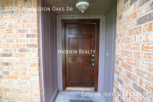 Building Photo - Cozy 3 bedroom 2 bath home available early...