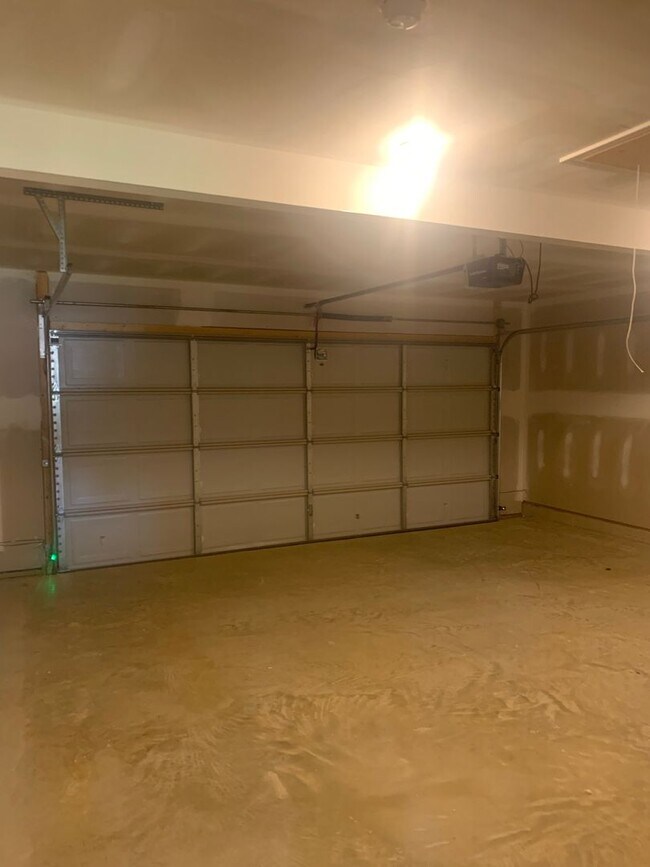 Foto del edificio - COMING SOON!!