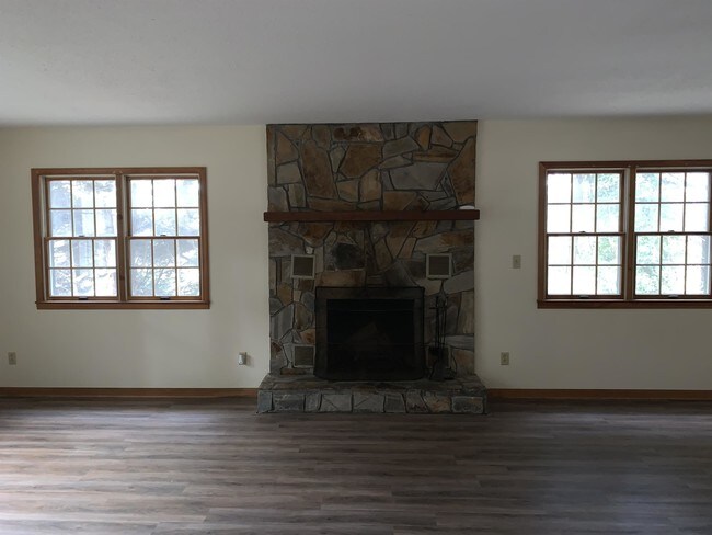 Foto del edificio - 518 Eliada Home Rd