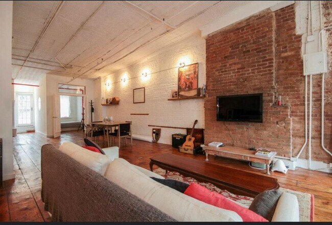Building Photo - 111 Bowery