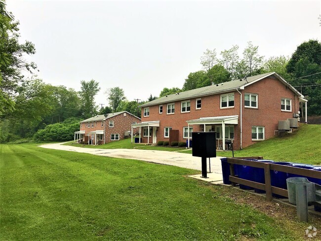 Building Photo - 302 Rutledge Rd