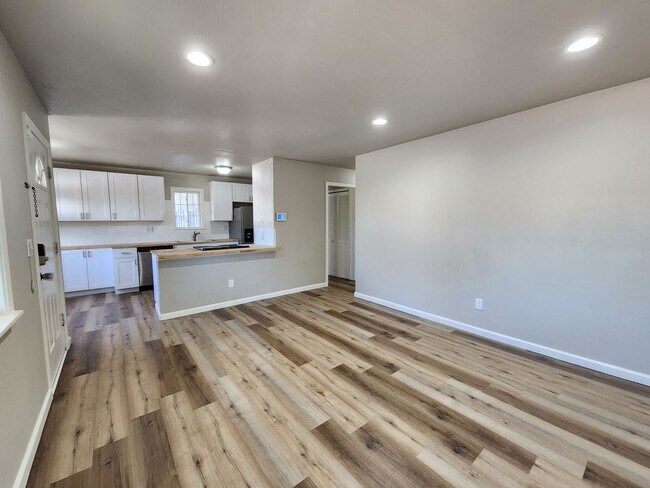 Foto del edificio - Duplex Located near Fort Carson!!