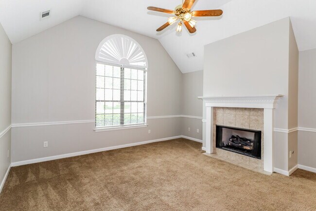 Foto del edificio - 7973 Jills Creek Dr