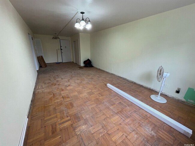 Building Photo - 5440 Little Neck Pkwy