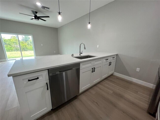 Building Photo - 12128 Henley Ave