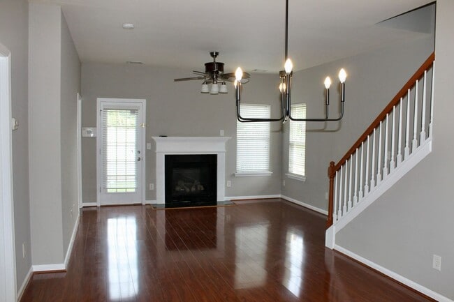 Building Photo - 108 Azteca Dr