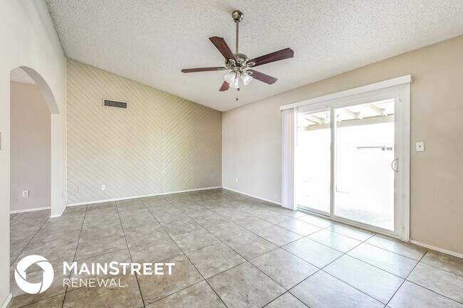 Foto del edificio - 9022 N 63rd Dr