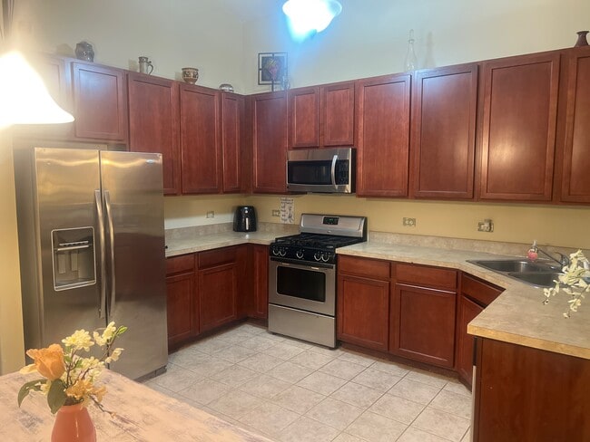 Building Photo - 659 Arbor Cir