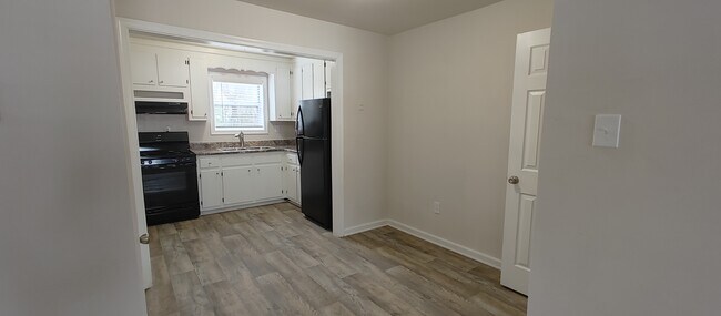 Foto del edificio - 4297 Taylor Rd